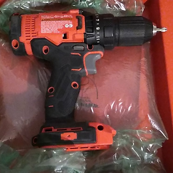 NWOT Craftsman Drill/Charger Set - Picture 7 of 13